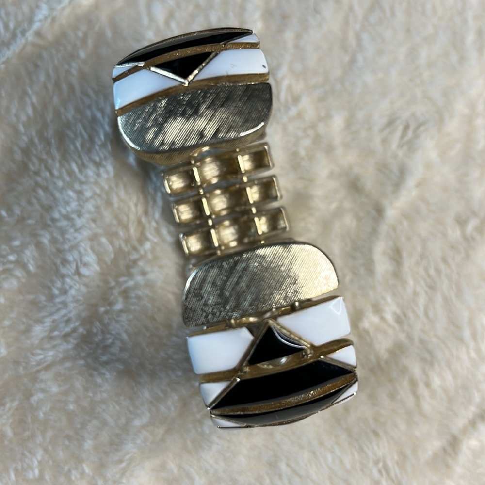 Enamel vintage cuff bracelet black and white enamel with brushed golden edges - Picture 6 of 8